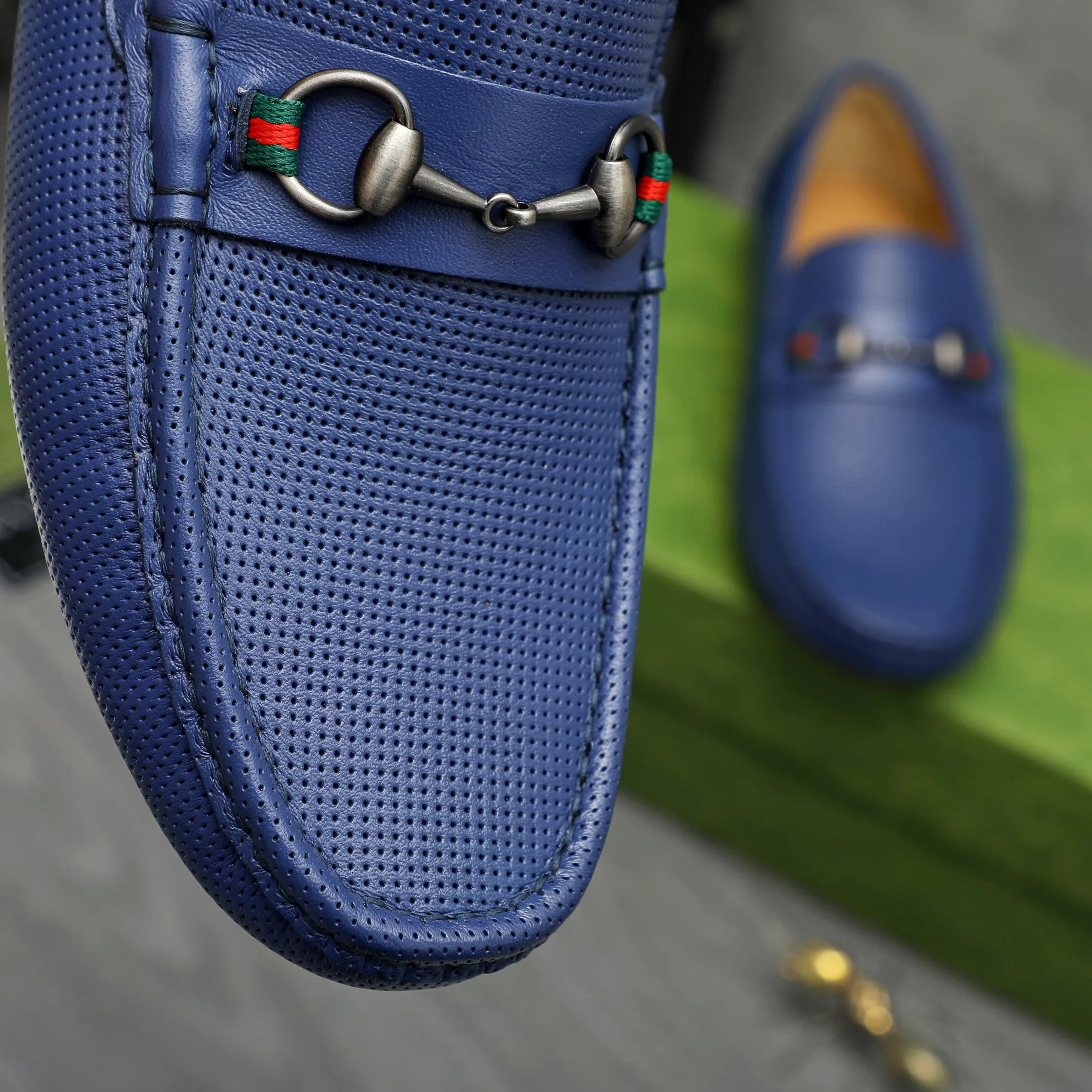 Men's shoes 💰p420 Product trademark: GUCCI (Gucci) casual slip-on men's shoes Regular size: 38-44 Product materials: Selected hollow cowhide upper, sheepskin lining, rubber outsole